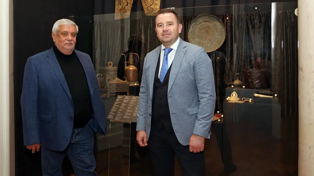 experts_exhibition.jpg