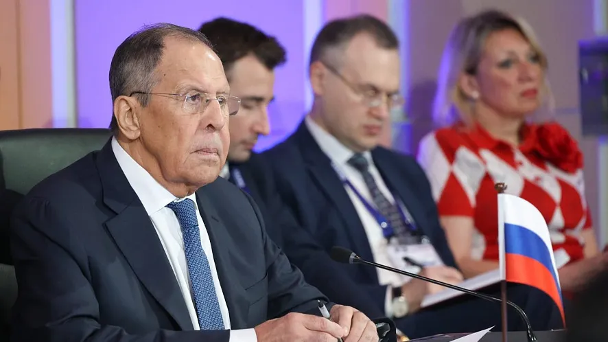 glavy-mid-egipta-i-rossii-obsudili-razvitie-strategicheskogo-partnerstva-vo-vremya-ministerskoy-vstr (1).png